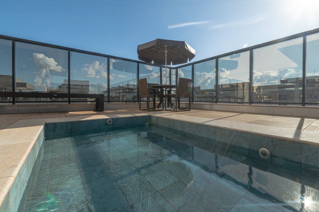 Jardins Azaleias 04 suítes – SQNW 302, Bloco C – Noroeste – Piscina infantil